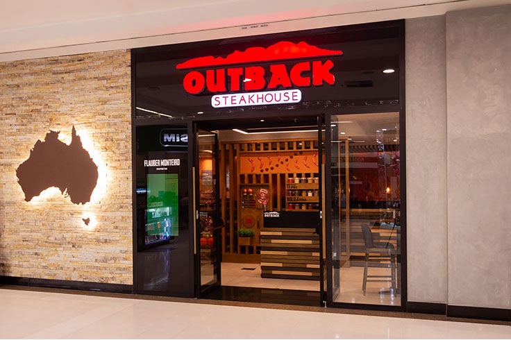 Quanto custa uma franquia do Outback: veja por que a rede não adota esse modelo